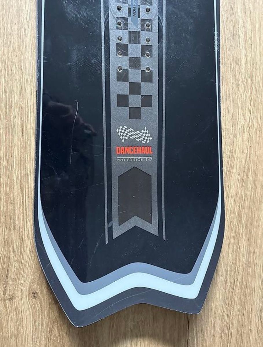 Snowboard Salomon Dancehaul 147